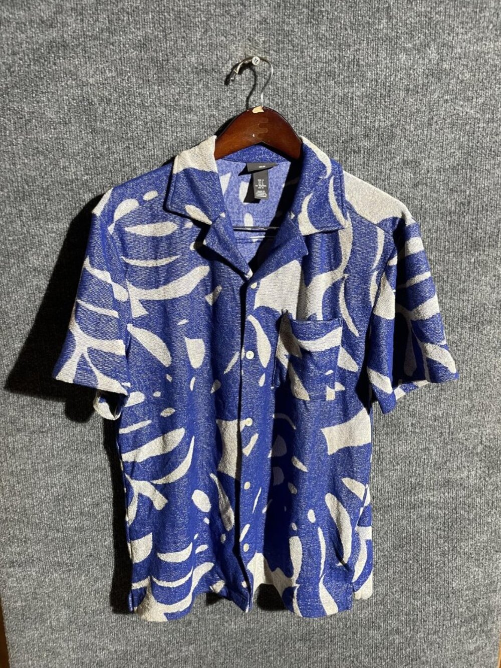 H&M Shirt Mens Medium Blue Beige Abstract Print Short Sleeve Button Camp